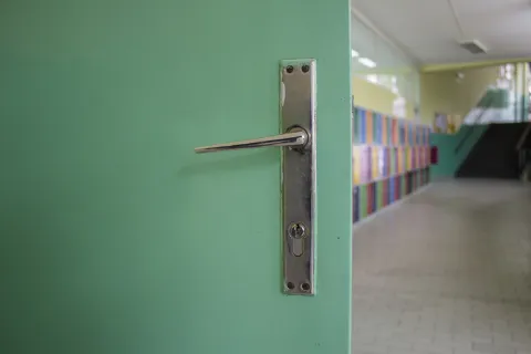 Covid : les enfants des soignants seront accueillis à l'école