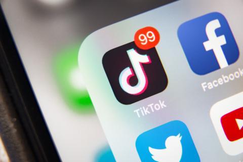 Des médecins envahissent le nouveau réseau social TikTok pour faire de la prévention