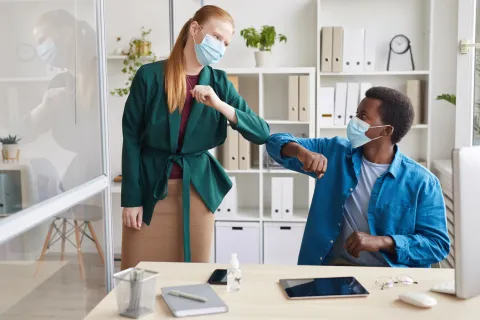 Covid au travail : des contaminations en pleine conscience ?