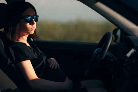 Accoucher les mères par téléphone, refuser d’augmenter sa patientèle... La réalité des déserts médicaux