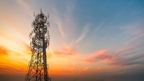 Non la 5G ne présente pas de "risques nouveaux", une position bien trop floue pour les associations