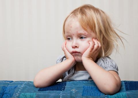 Antivaxx et complotisme ont fait baisser le taux de vaccination au ROR dans les Balkans : « le risque d’une épidémie de rougeole est élevé »