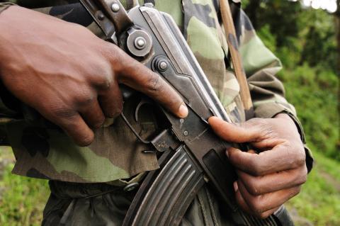 Des milices armées et droguées, des chercheurs et un parasite qui rend aveugle des millions de personnes, c’est la vie au labo du Dr Ukety, au Congo