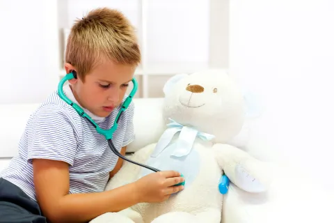 132 consultations et 37 prescriptions, le palmarès d’un faux médecin de 21 ans