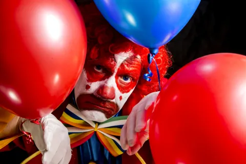 Soprano ou Anne-Sophie Lapix, s’étaient aussi fait avoir, un escroc aux enfants malades face à la justice