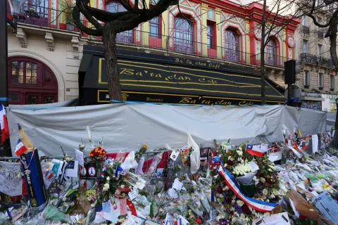 Un chirurgien met en vente la radio d’une blessée du Bataclan : « Un comportement odieux, contraire à la déontologie »