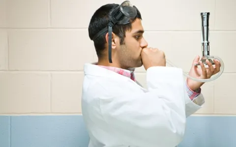 Cannabis, alcool, psychotropes : les étudiants en médecine en danger