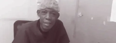 En République Dominicaine, les médecins rêvent de travailler dans le public mais « il faut être nommé par le gouvernement. Cela arrive souvent que certains médecins attendent 10 ans avant d’avoir un poste » 