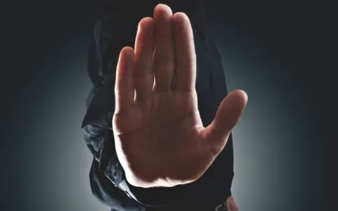 L’Académie de médecine est formelle : Non au retour des soignants non vaccinés