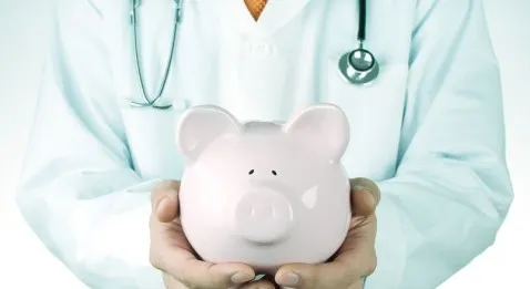 Hôpital en galère : les médecins prennent cher