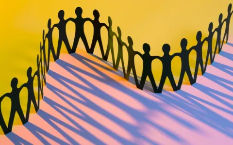 Robert Debré : une chaîne humaine pour défendre l’hôpital 