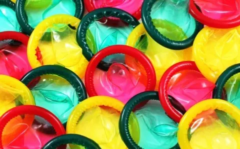 Incroyable un vaccin contre la méningite fonctionne aussi pour la chaude pisse