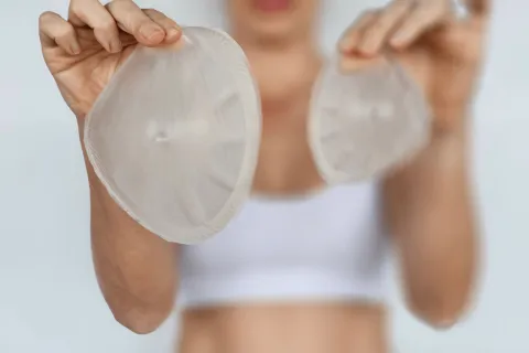 Scandale des prothèses mammaires PIP :  encore 371 victimes indemnisées de 6 000 à 47 000€ 