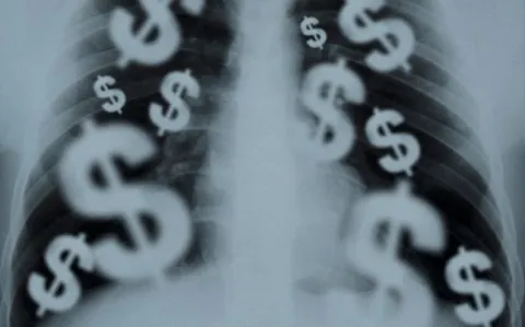 Malgré ses excuses, le chirurgien qui avait voulu vendre la radio d’une rescapée du Bataclan, sera jugé en septembre