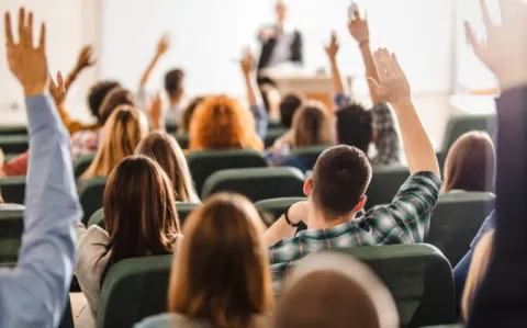 Le collectif Inter-Hôpitaux vote l'arrêt  des réunions administratives et du codage T2A 