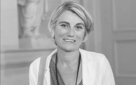 Médecin et députée, Stéphanie Rist : «Depuis que je suis députée, j’exerce toujours une demi-journée par semaine à l’hôpital ; pour rester en contact avec le terrain»