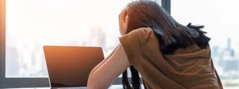 La santé mentale fait perdre 1 000 milliards de dollars par an, l’OMS en fait son nouveau fer de lance  