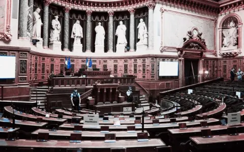 Les sénateurs communistes veulent le 100% Sécu pour les remboursements, la suppression des dépassements d’honoraires et du ticket modérateur