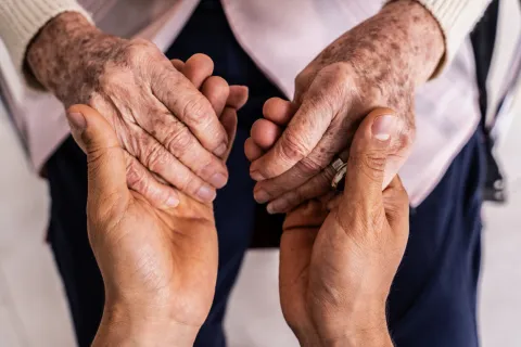 Fin de vie : la loi sur les soins palliatifs officiellement promulguée