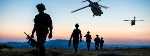 Les médecins militaires doivent s’adapter aux guerres d’aujourd’hui : “Il va nous falloir prendre en charge nos blessés au-delà de la première heure. On passe de la « Golden hour » au « Golden day »”
