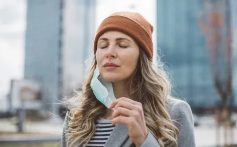 Port du masque obligatoire : oui mais, dans le Rhône et le Bas-Rhin