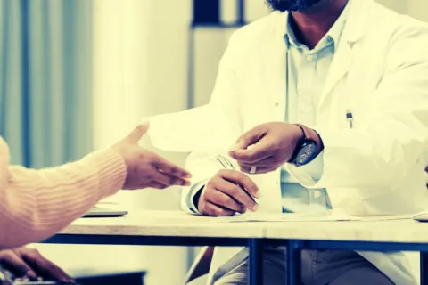 Des médecins bretons reprochent à l’Assurance maladie de suspendre les IJ de leurs patients sans raison 