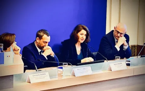 À cause du Coronavirus, Agnès Buzyn hésite à se présenter aux municipales 