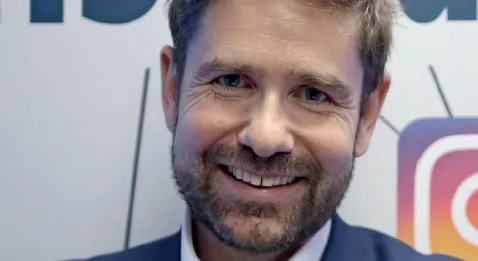 Entre ondes et lumière