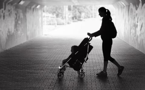 Jeunes mères sans abri : les hôpitaux franciliens débordés