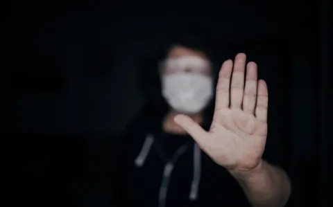 Tout le monde dit non aux professions médicales intermédiaires !!