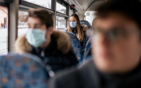 Une infirmière se fait agresser pour avoir demandé le port du masque dans un bus