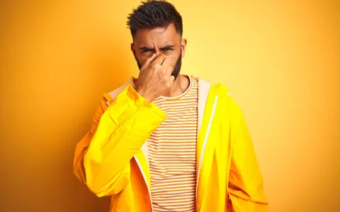 Les infectiologues ulcérés par les propos du professeur Perronne