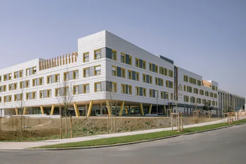 Soigner par l'architecture : l’hôpital de Meaux se réinvente