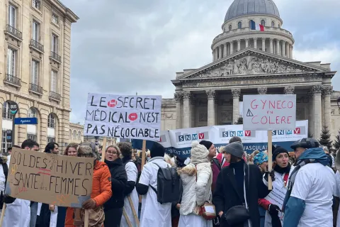 On était à la manifestation des médecins libéraux à Paris, on vous raconte