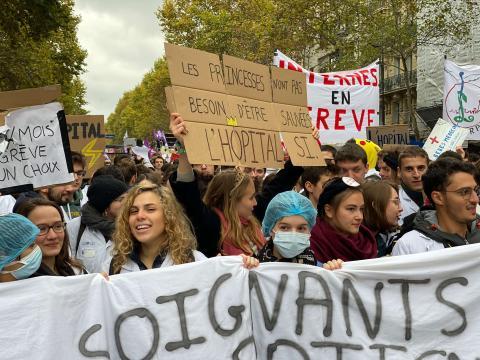 14 novembre : à Paris, des dizaines de millers de manifestants dans la rue