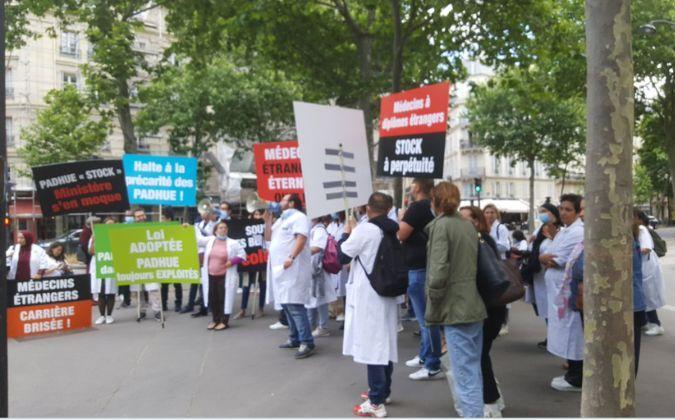 Manif des Padhue : «On veut juste légaliser l'exercice de médecins qui soignent déjà les Français»